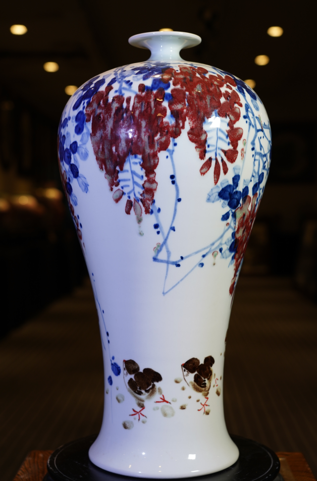 釉下彩紫气东来梅瓶