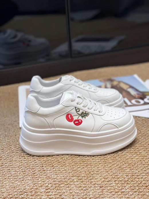 CZA29327樱桃刺绣小白鞋 商品图4