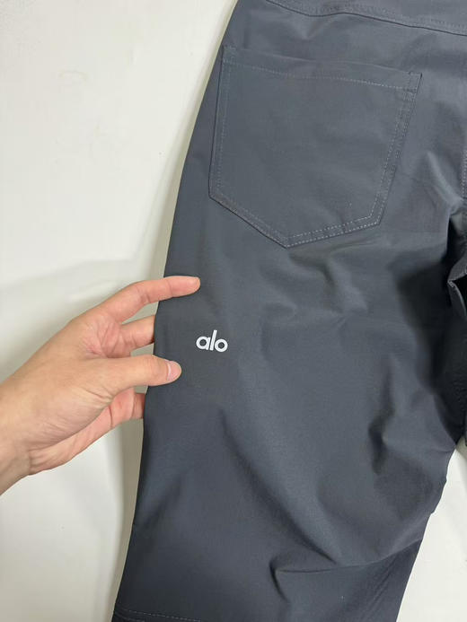 原单正品 alo yoga男士直筒纯色舒适休闲裤，薄款商务系列。
尺码30-38  165-185 商品图8