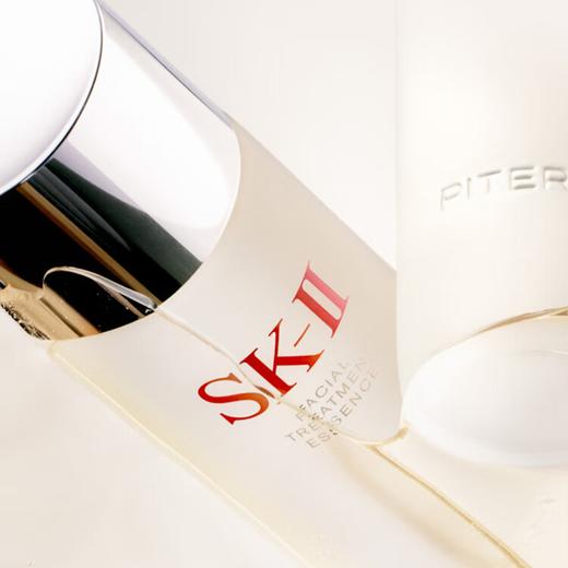 【特惠】SK-II 晶透赋能礼盒8件套 神仙水230ml1+新版大红瓶面霜80g1+神仙水30ml2+大红瓶面霜15ml4  商品图3