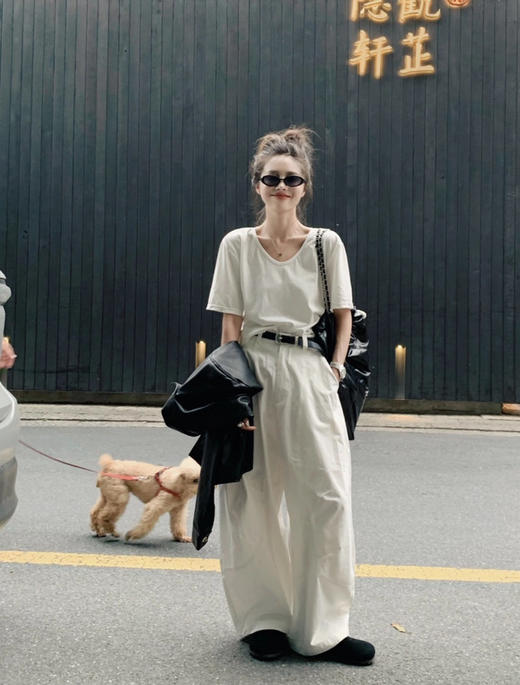 【V领天花板】AMTN三色v领慵懒T 商品图2