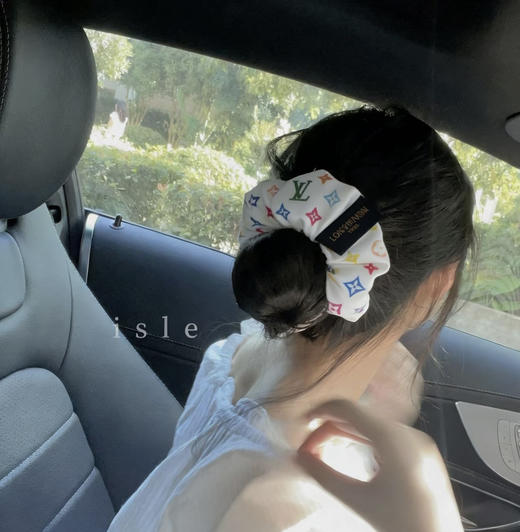 直发【发两只】 发圈界的“顶流”自带富家千金既 驴家同款三彩发圈 商品图6