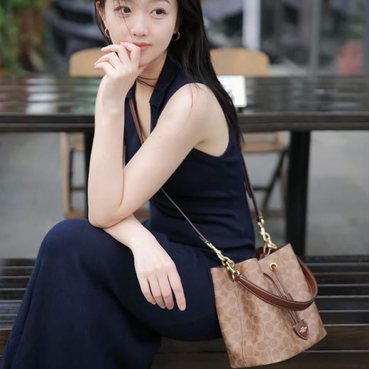 【新款水桶｜香港直邮】COACH/蔻驰 奥莱女士老花ROWAN水桶包手提包CBH06/CBH07 清关约7个工作日 -w 商品图6