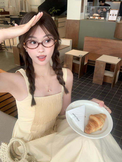 <曾小咸推荐>3.28现货秒杀 ！微信超特价！梨子冰沙色吊带连衣裙 日常189.99 立减100 秒杀89.99！！ 商品图10