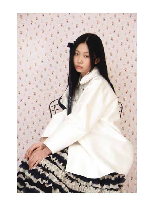 Kaiy Xiao 羊脂玉灵娃娃领真丝廓形外套 商品图2