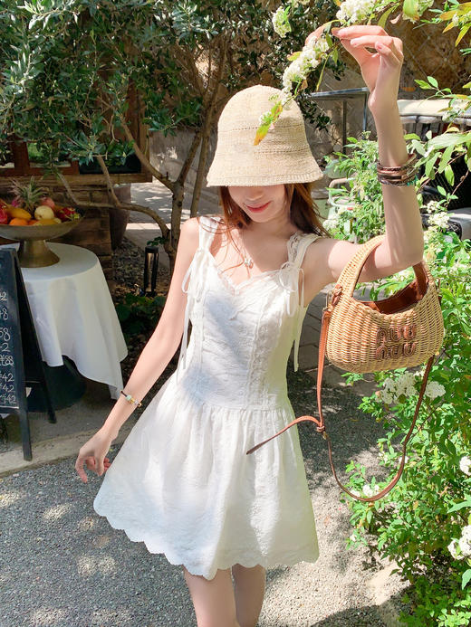 <曾小咸推荐>3.30现货秒杀 ！微信超特价！绣花蕾丝边无袖连衣裙 日常189.99 立减90 秒杀99.99！！ 商品图7