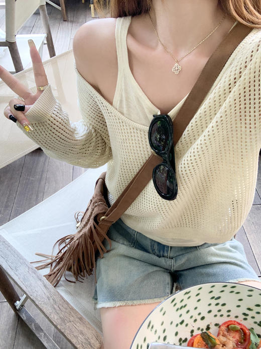 <曾小咸推荐>3.30现货秒杀 ！微信超特价！2色镂空针织衫+吊带背心套装 日常169.99 立减90 秒杀79.99！！ 商品图14