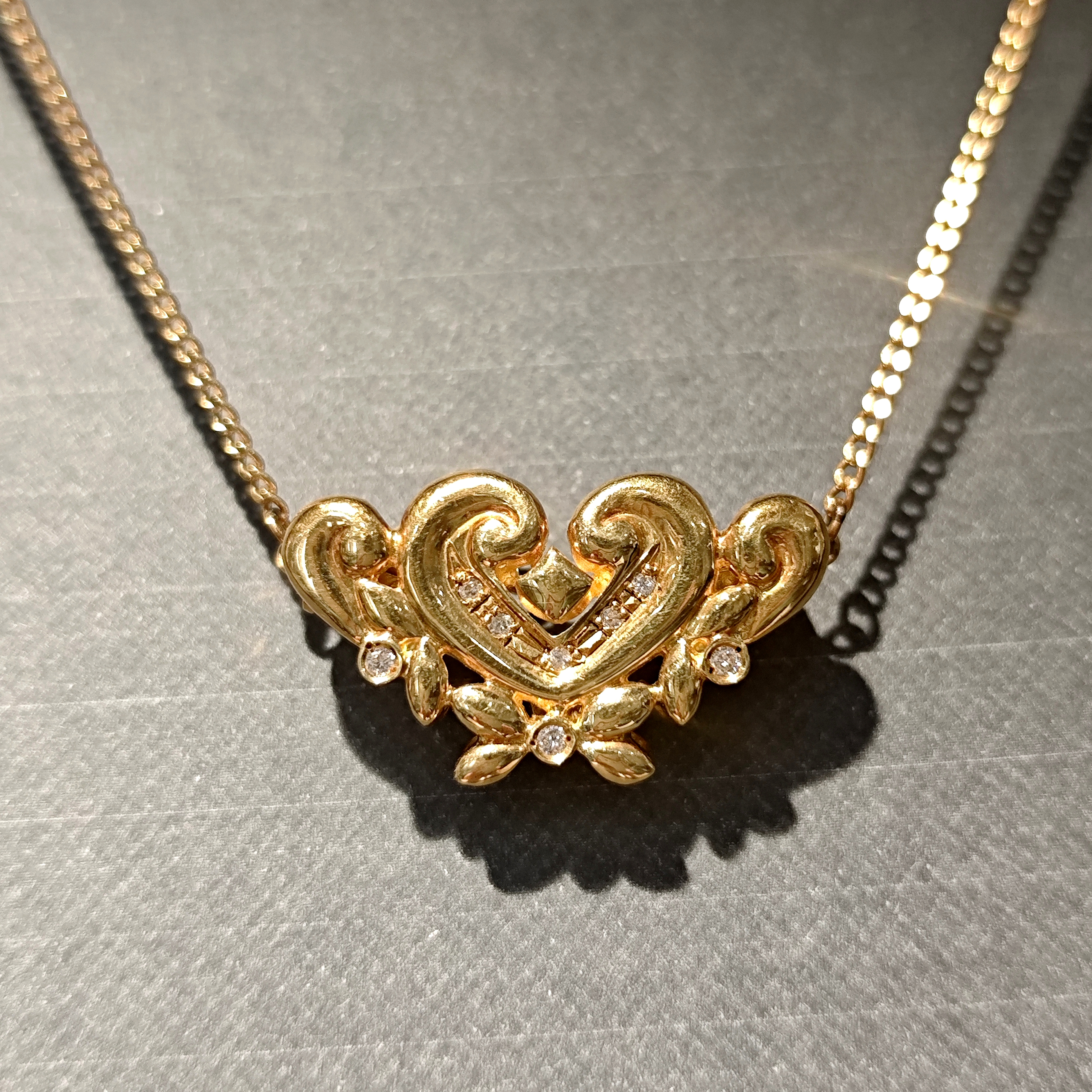 钻石黄金吊坠项链