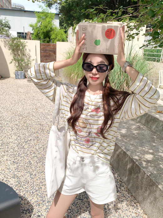 <曾小咸推荐>3.30现货秒杀 ！微信超特价！2色双纽扣牛仔短裤 日常169.99 立减100 秒杀69.99！！ 商品图2