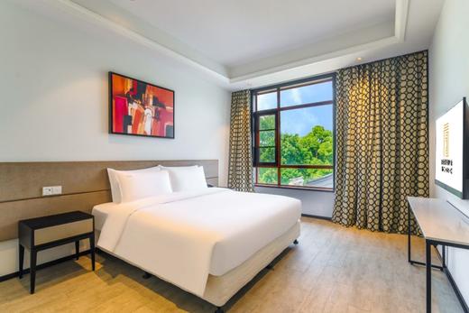 ★聚会游★清明不加价￥399起/人！睡进超山旁【杭州金浦万和伴山酒店】伴山庭院房+早餐+4顿正餐！畅游泳池、健身房！满8人享免费棋牌、ktv、台球等！有效期至2026年6月30日 商品图2