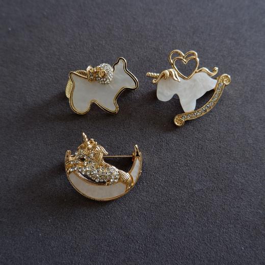 直发【一组三只】比奈鹿·开年暴富，天然贝母小马胸针 商品图2