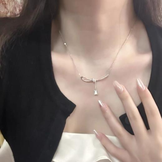 直发 整条925纯银 何方珠宝 极光丝带结锁骨链 商品图7