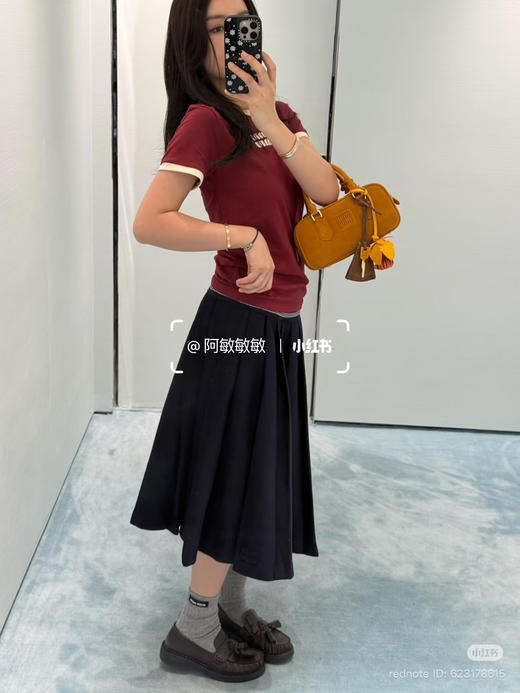 327-10 渠道圆正 miu大爆款 手工绣 红色撞色 基础款 减龄时髦 圆领短袖T恤 167/140我穿XL 商品图4