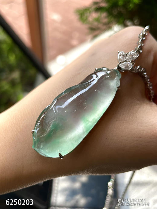 玻璃种飘翠玉兰花吊坠【6250203】具体价格微信咨询 商品图6