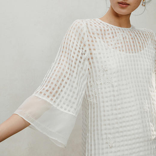 【林栖设计小店】手工钉花|米白格纹绣花优雅百搭2026夏新款连衣裙两件套1962193 商品图2