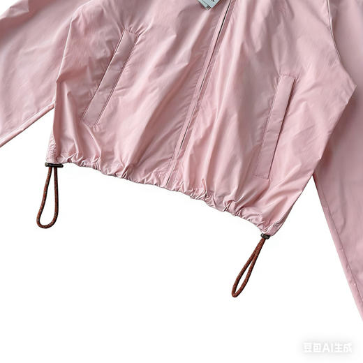 Burberry原单26早春新款粉色冲锋衣。  自己备注号码 商品图5