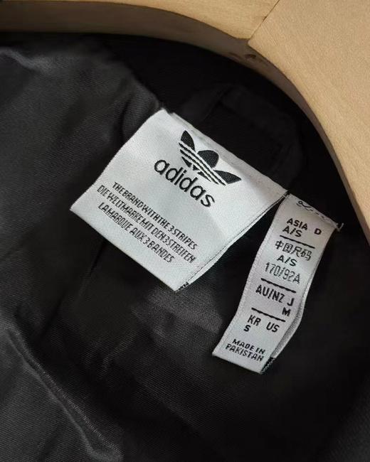 F032748男女同款休闲百搭胸前刺绣立领三条杠夹克外套 商品图10