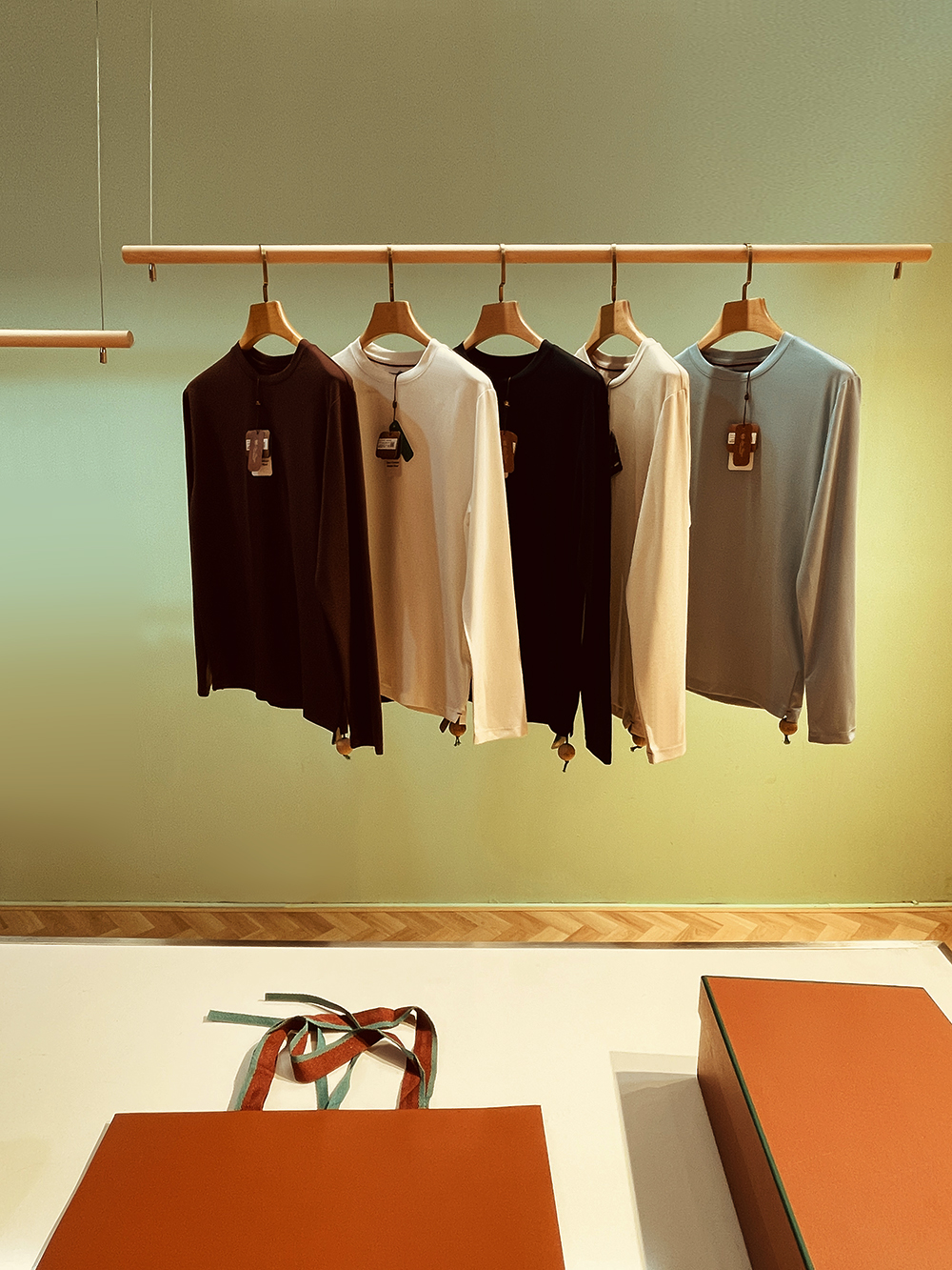 意奢老钱风常青款纯色长袖T恤