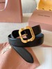 HD5 Miu Miu 这款皮革腰带设计简约而优雅。金属搭扣饰以Miu Miu徽标 商品缩略图3
