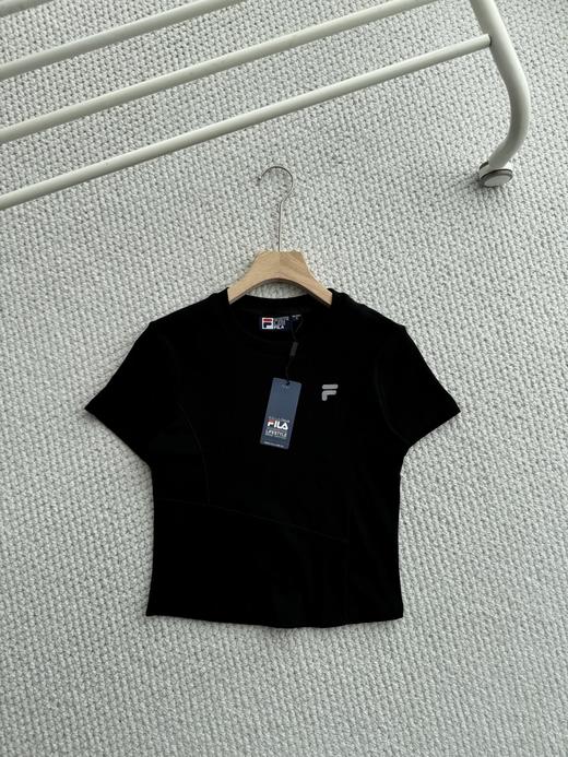 点此购买 斐乐夏季女士时尚休闲紧身短袖T恤 kad 343659 商品图3