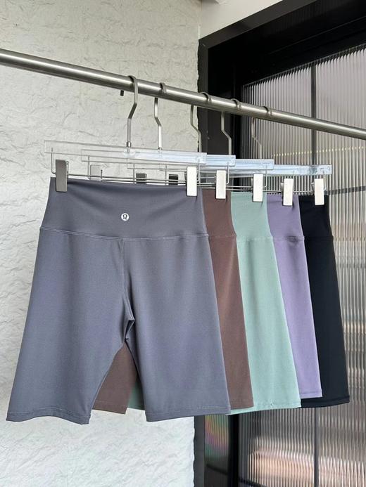 F032769女款纯色春夏季轻薄款柔软亲肤瑜伽五分短裤 商品图1