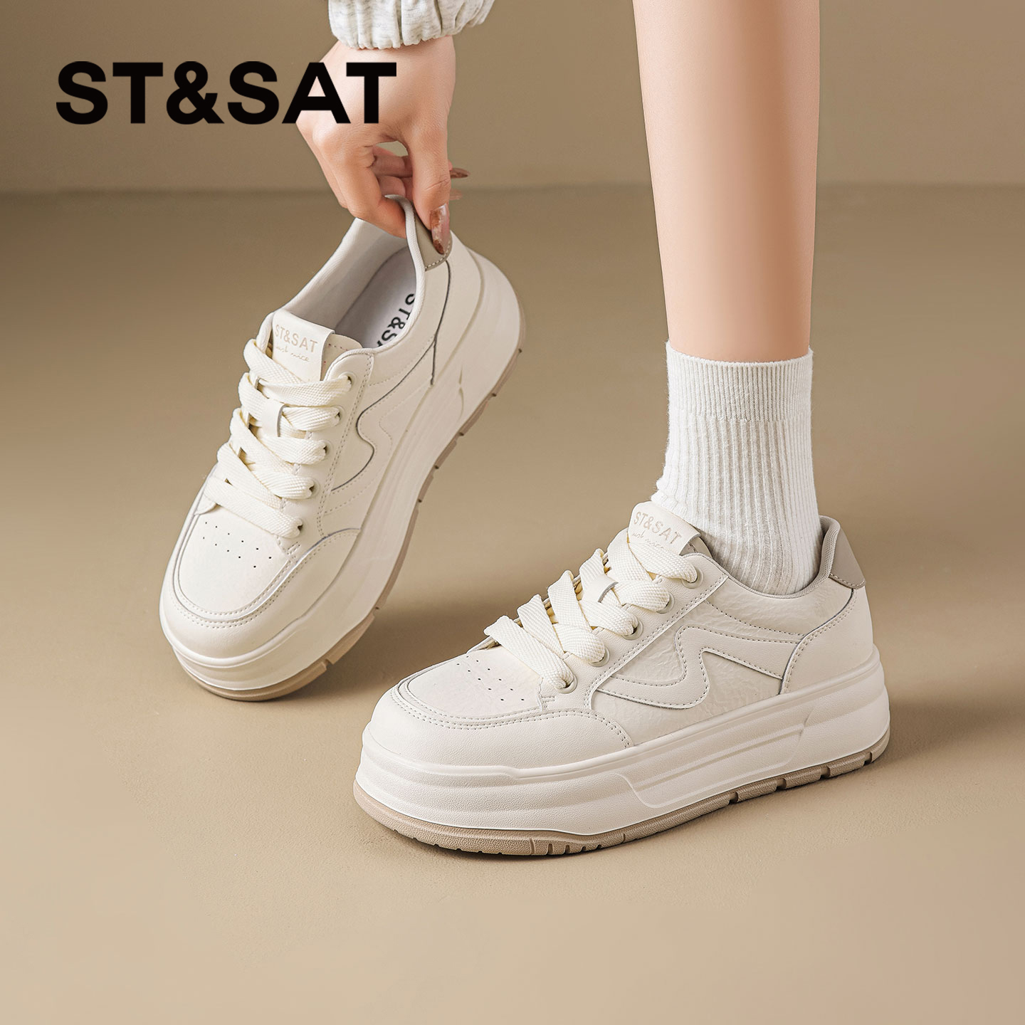 星期六26春新款百搭通勤简约厚底小白鞋SSE1112C1W