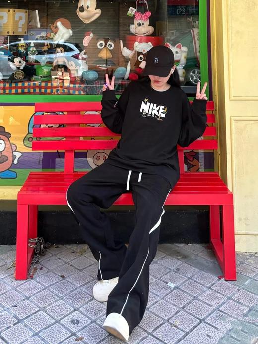 F032727春秋季新款休闲百搭胸前趣味图案户外休闲情侣长袖卫衣 商品图13