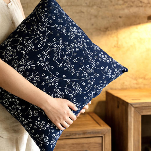 【林栖好物】LX1126004手工蓝印花抱枕（预售7天发货） 商品图5