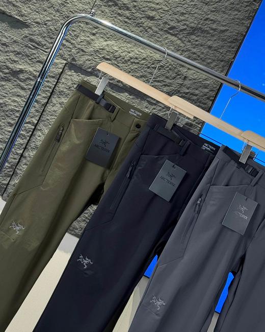 F032744春季新款刺绣户外运动透气速干重工刺绣长裤 商品图4