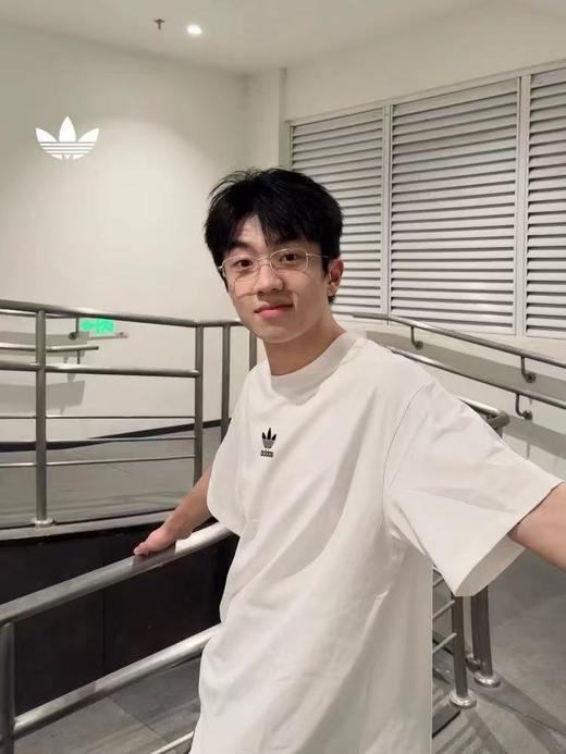 三YE草小logo刺绣男女款夏运动休闲透气短袖T恤 商品图3