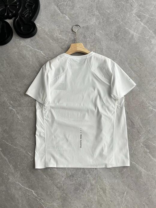 F0327102轻量化设计男款功能运动版型剪裁短袖T恤 商品图11