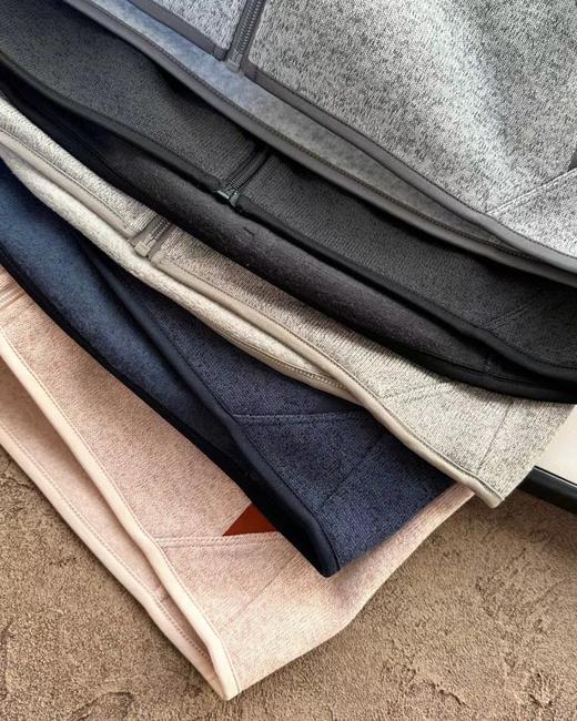 F0327119高性能针织立体硅胶带拉链袖袋立领抓绒夹克外套 商品图3