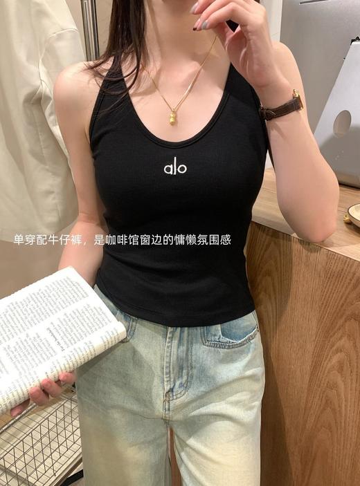 【alo同款显瘦胸垫一体螺纹背心】弧形掐腰燕尾摆，简直显瘦爆炸，收腰修胯勾勒身材，曲线饱满丰盈，纤细蚂蚁腰尽在掌握 商品图3