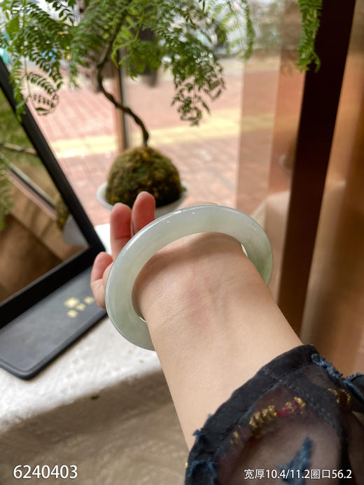 6240403，手镯，圈口56.2。具体价格微信咨询 商品图1