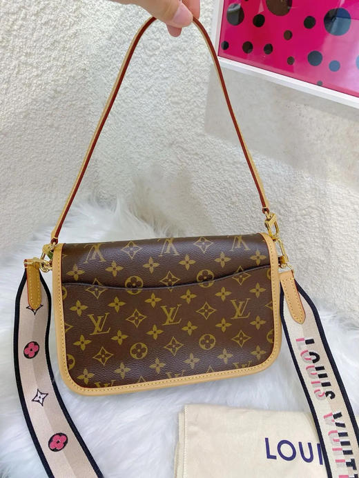 LV 老花 黑肩带 Diane 法棍包 商品图1