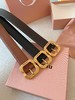 HD5 Miu Miu 这款皮革腰带设计简约而优雅。金属搭扣饰以Miu Miu徽标 商品缩略图0