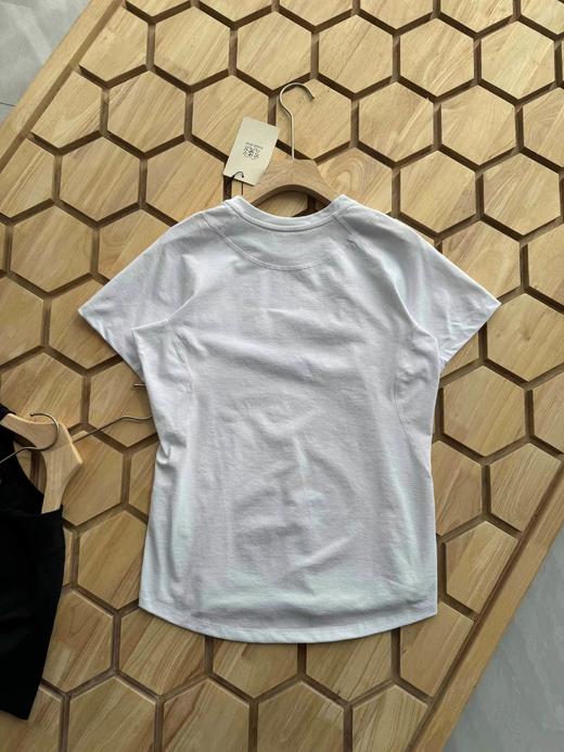 F032764女款休闲百搭无缝一体织圆领日常上衣针织短袖T恤 商品图4