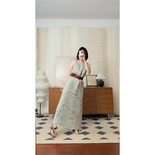 万物生长 苎麻莱赛混纺 超轻盈H型one-piece背心连衣裙 巨显白的粉绿色 南法度假和日常通勤都可 商品图1