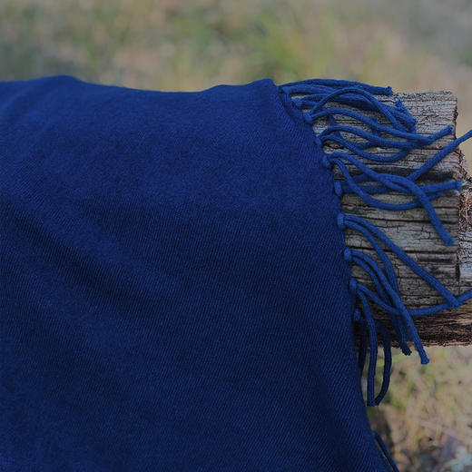 【林栖好物】LX1126001手工蓝染三角巾流苏披肩（预售7天发货） 商品图4