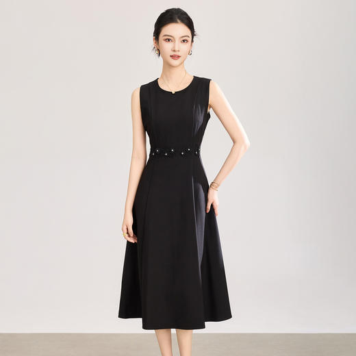 「高货wl」全新升级【铂金会员358/天猫479/差价121】(03348)洛诗琳重工腰部钉珠刺绣连衣裙2026夏季圆领通勤收腰A字裙 商品图1