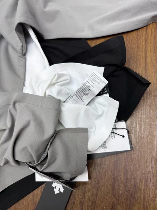 F032712胸前立体口袋运动休闲宽松男士三色圆领打底衫T恤 商品图12