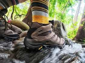 徒步鞋一定要选 GTX？雨季选鞋避坑攻略，建议收藏！