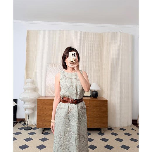 万物生长 苎麻莱赛混纺 超轻盈H型one-piece背心连衣裙 巨显白的粉绿色 南法度假和日常通勤都可 商品图3