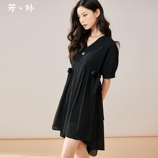 芳外2025夏季新款时尚黑色短袖连衣裙镂空设计收腰宽松裙子0332 商品图0