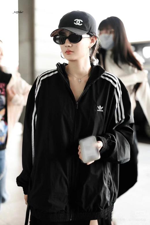 F032786复古运动风日常通勤胸口刺绣Logo泡泡纱条纹外套 商品图6