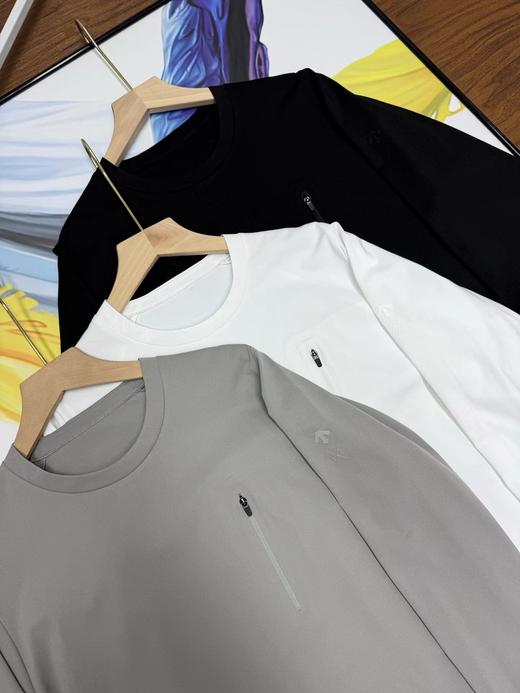 F032712胸前立体口袋运动休闲宽松男士三色圆领打底衫T恤 商品图4