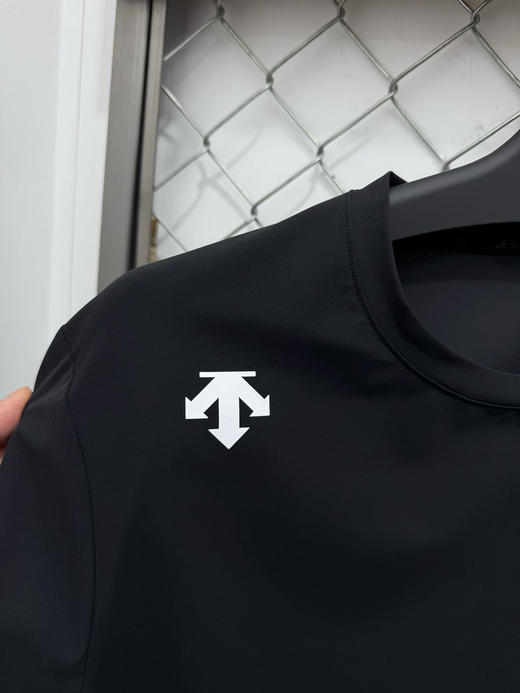 原单正品迪桑特 TRAINING系列综训运动健身男士防晒凉感短袖T恤，
M-3XL 商品图3