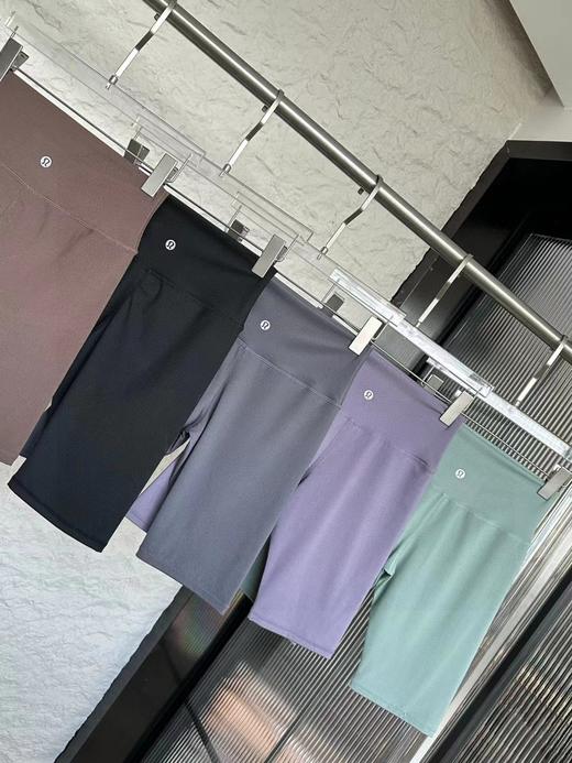 F032769女款纯色春夏季轻薄款柔软亲肤瑜伽五分短裤 商品图4