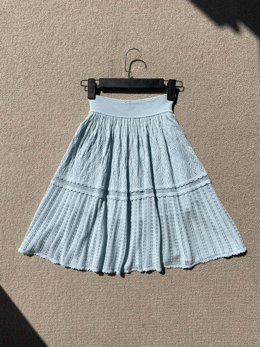 327-12 渠道圆正 把铃兰装进口袋 雕 单面镂空花型针织开衫 半身裙 商品图10