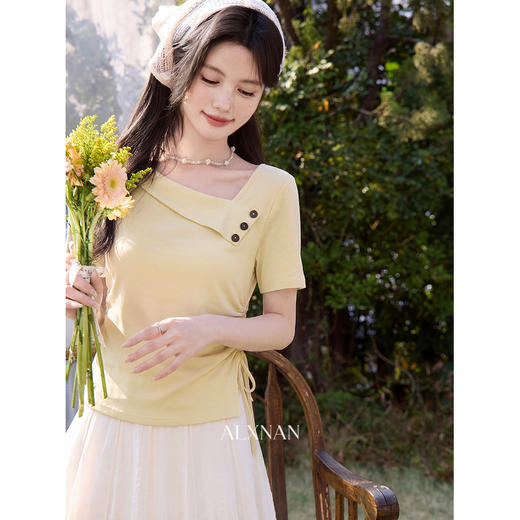 鹿向南「云樱甜柠」设计感斜领黄色短袖T恤女夏2026新款收腰上衣 商品图3